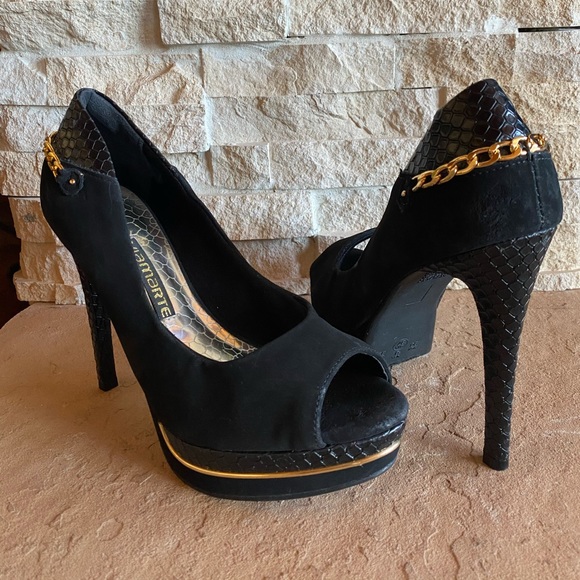 Shoes - Stunning black & gold pattern heels | women shoes